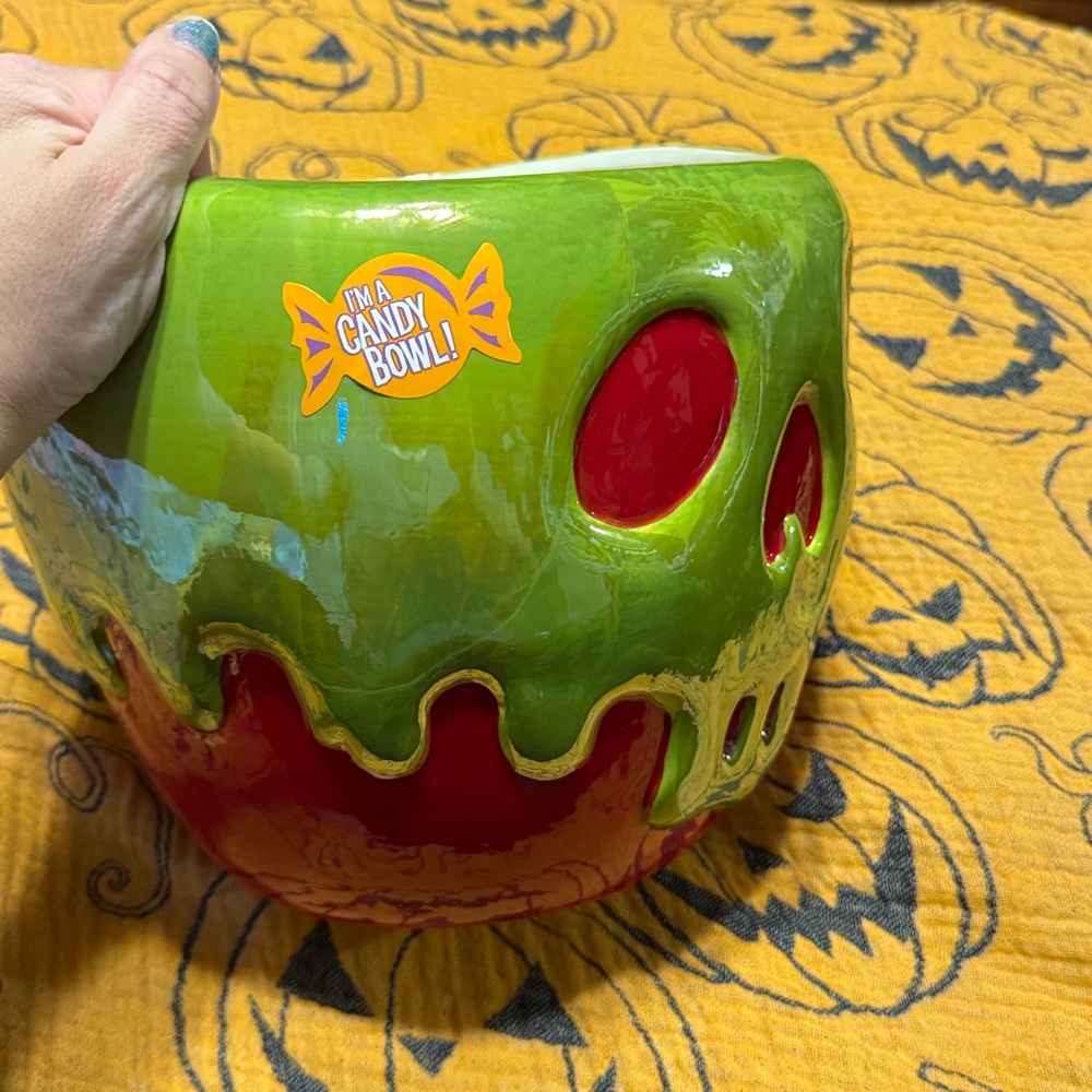 Disney Villains Red and Green Candy Bowl - Picture 4 of 8